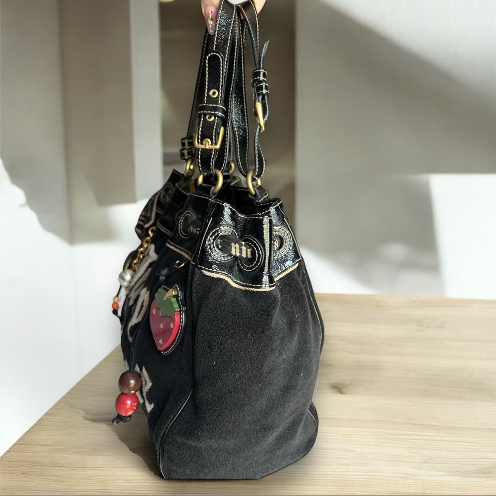 VINTAGE🍓HTF Juicy Couture Strawberry Fields Daydreamer bag Y2K
EUC✨ - Picture 4 of 14